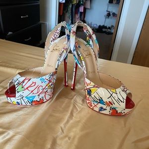 Brand new Christian Louboutin ! Comes with original bag